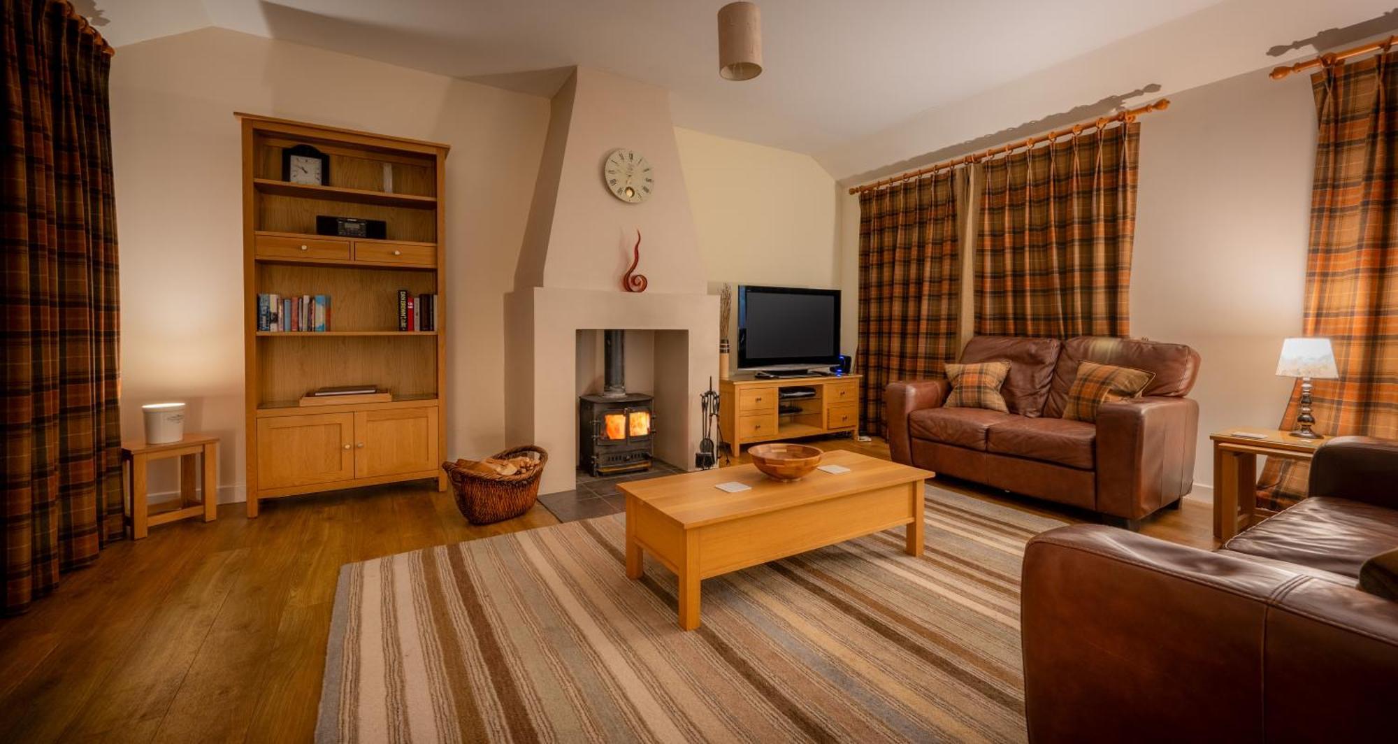 Abbey Holidays Loch Ness Luxury Self Catering 2 Bedroom * Fort Augustus